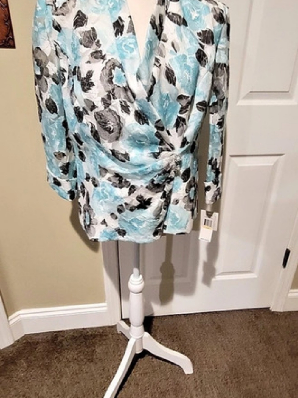Alex Evenings Style 89013 Floral Draped Blouse in Blue & Black Size Medium NWT